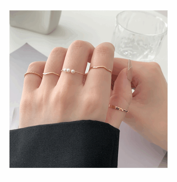a92660b06e7a9423b86d754c441c207 Golden/Sliver Minimalist Stacking Rings Set – 5 Pieces