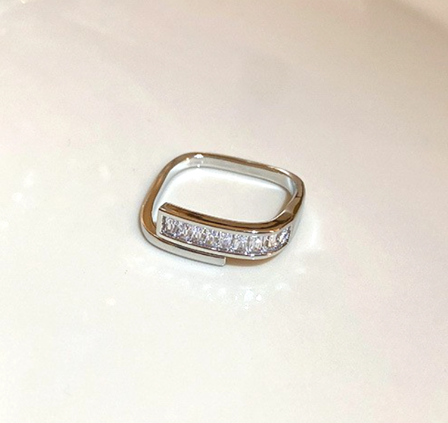 Baguette Curve Square Ring